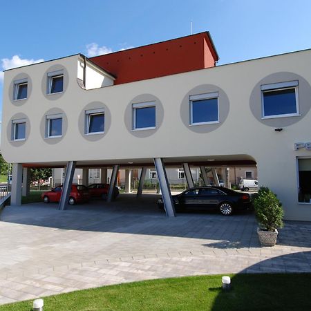 Penzion Royal Trenčín Exteriér fotografie